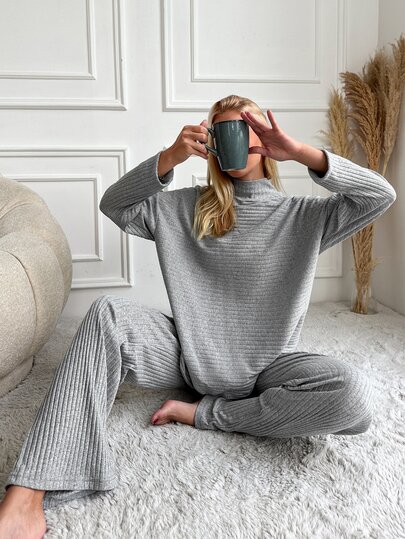 SHEIN تي شيرت قطني برقبة قمعية وأكتاف منسدلة وبنطال رمادي كاجوال أنيق للسفر والمنزل
