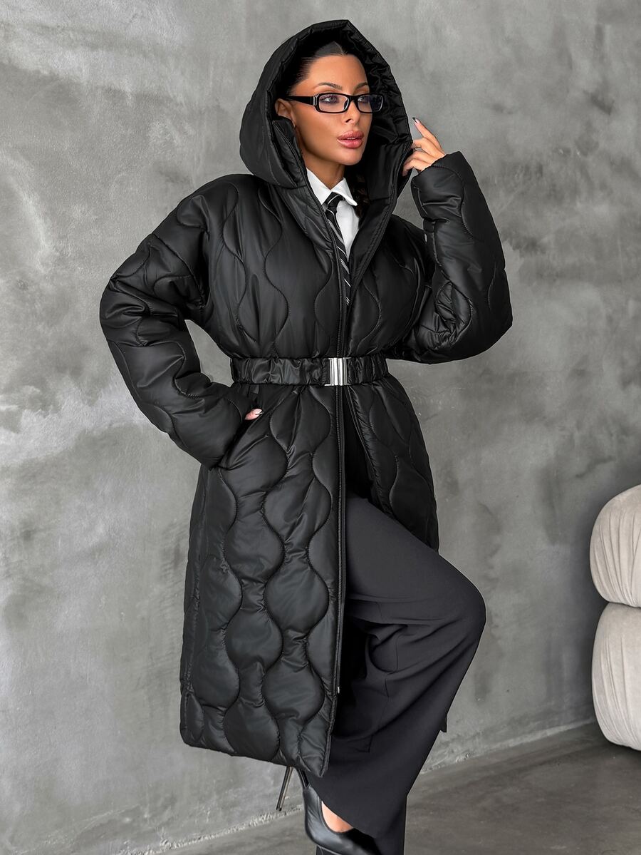 Rafferiza Damen schwarzer gesteppter Wintermantel mit Kapuze - Taillengürtel, wellenförmiges Steppdesign, warme Winteroberbekleidung, durchgehender Reißverschluss - Schwarz - Übersicht 1