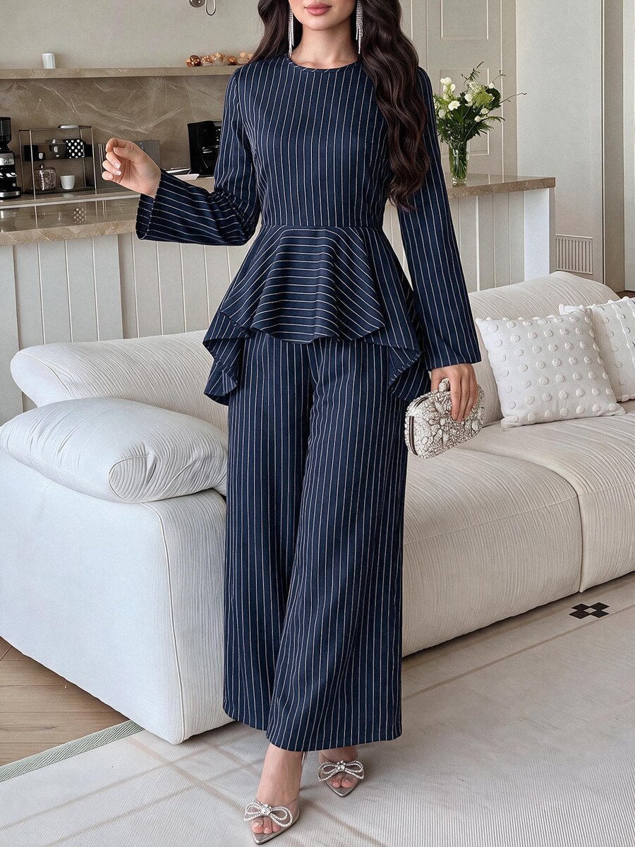 Feyla Setelan 2 Potong Kemeja Lengan Panjang Bergaris dengan Hiasan Ruffle di Bagian Bawah dan Celana Kasual untuk Wanita - Navy Blue - View 1