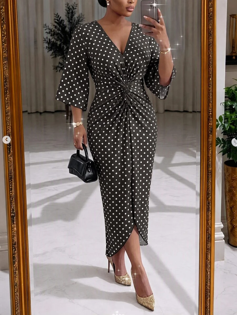 SHEIN Lady CURVE 大尺碼女款 V 領棕色打結抓皺休閒優雅 1960 年代風格派對約會婚禮禮服 秋季 - 棕色 - 查看 1