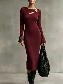 SHEIN SXY فستان نسائي جديد لخريف وشتاء 2026 أنيق مزين بزهور معدنية بتصميم وافل محبوك باللون البرغندي مناسب للمواعيد وعيد الميلاد والخروجات بأكمام طويلة - عنابي اللون - مشاهدة 2