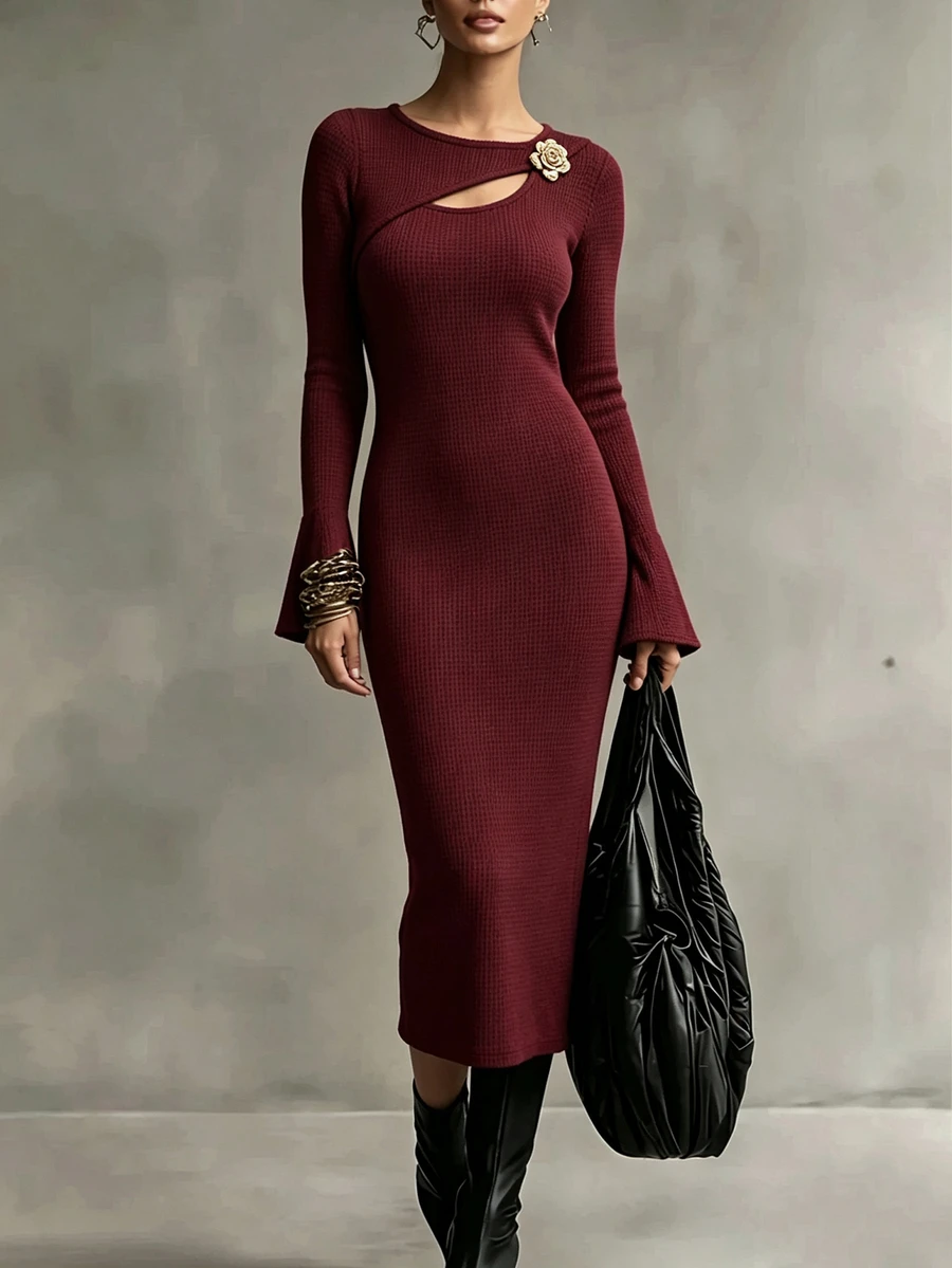SHEIN SXY فستان نسائي جديد لخريف وشتاء 2026 أنيق مزين بزهور معدنية بتصميم وافل محبوك باللون البرغندي مناسب للمواعيد وعيد الميلاد والخروجات بأكمام طويلة