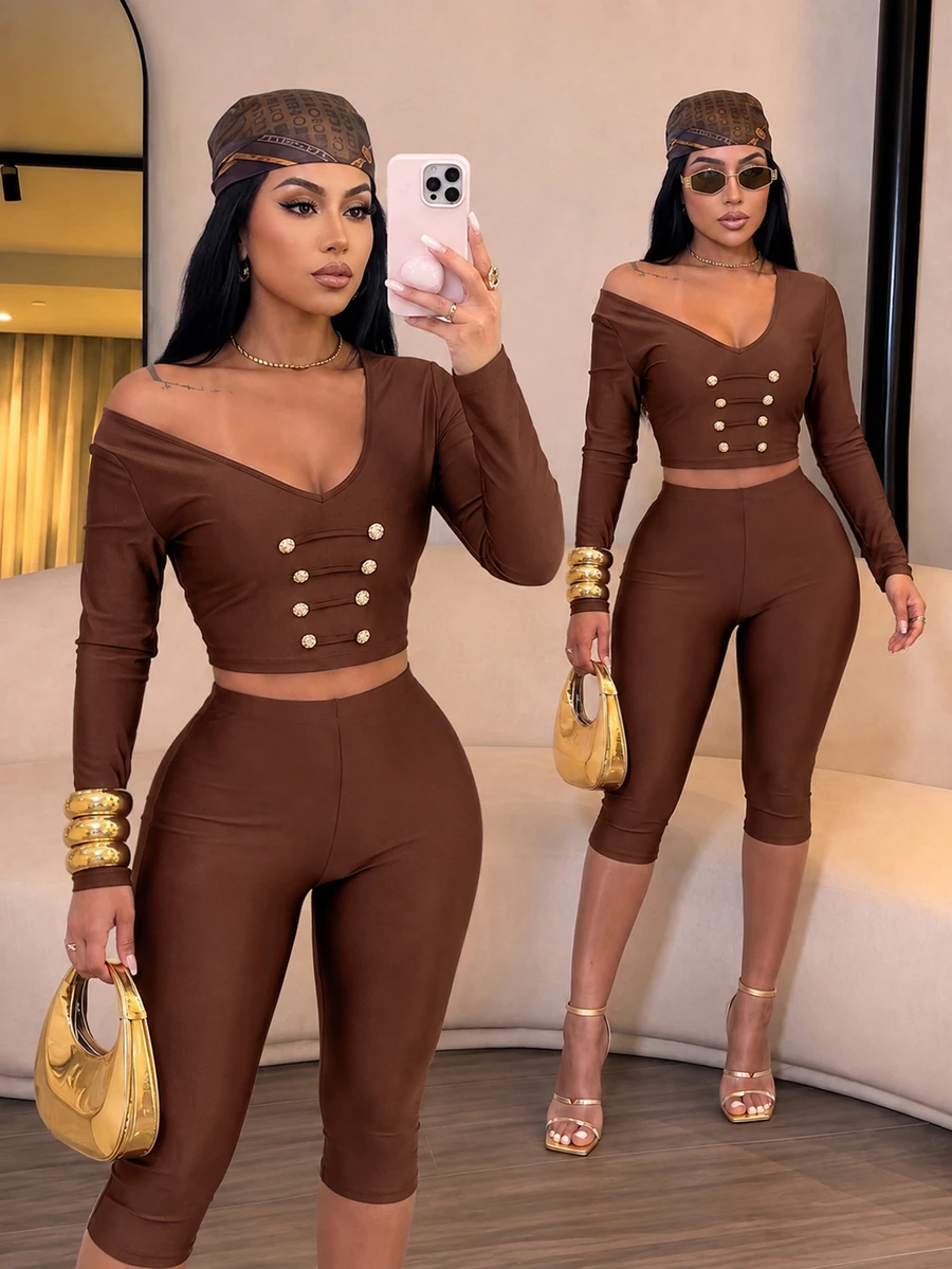 SOLERSUN Setelan Dua Potong Wanita Cokelat Tua Model Crop Top Leher V Kancing Logam dan Celana Capri Pinggang Rendah, Lengan Panjang Bodycon, Gaya Y2K Seksi untuk Pergi Keluar, Klub Malam, Musim Gugur