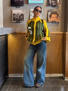 Muchica Cardigan Rajut Wanita Lengan Panjang Raglan Bordir Digital dengan Resleting Depan, Motif Sepak Bola Musim Gugur dan Musim Dingin, Warna Kuning Hijau Kontras, Gaya Retro. - MultiWarna - View 3