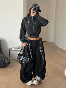 Coolane 女款秋冬外出街頭風日常休閒Y2K純棉水洗Grunge刺繡圖案黑色短版立領外套，適合運動穿搭 - 黑色 - 查看 8