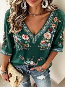 Selamara Women's Plus Size Floral Print V-Neck Casual Vacation Top - Dark Green - View 6