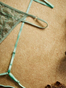 PinupPomp Set Pakaian Dalam Seksi Wanita dengan Bra dan Celana Dalam Thong Berenda dan Tali Spaghetti - Cadet Blue - View 4