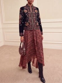 Zivah Rok Wanita Motif Bunga dengan Hemline Asimetris untuk Liburan - Burgundy - View 7