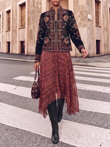 Zivah Rok Wanita Motif Bunga dengan Hemline Asimetris untuk Liburan - Burgundy - View 6