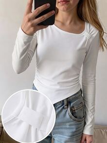 SHEIN Sparklyn ملابس علوية خريفية للفتيات المراهقات بتصميم بسيط متعدد الاستخدامات باللون الأبيض، ضيقة بأكمام طويلة وياقة غير متماثلة مع تفاصيل مجعدة ومجمعة، تي شيرت كاجوال عملي - أبيض - مشاهدة 3