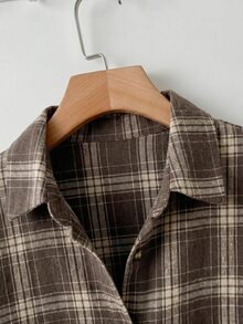 SHEIN Clasi 女款格子休閒復古 70 年代百搭日常穿著襯衫，適合辦公室、日常、學校、早午餐穿搭，感恩節、新年、80 年代上衣，棕色秋季款 - 卡其色 - 查看 4