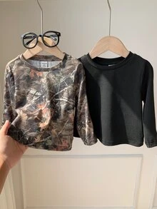 SHEIN 男嬰秋冬黑色哥德字母圖案針織柔軟圓領短袖套頭上衣 2件套 適合戶外穿著 - 彩色 - 查看 4