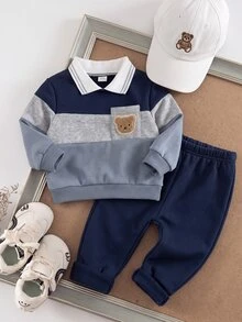 SHEIN Playful Pals 2件組男嬰 Polo 運動衫套裝，可愛學院風，海軍藍灰色熊貼布拼色，長袖 Polo 領輕便戶外秋季毛衣，節日口袋款 - 灰色 - 查看 3