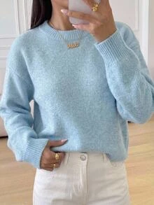 SHEIN كنزة صوفية بياقة دائرية للفتيات المراهقات، لون أزرق حليبي منسوج، طول قصير، أكتاف منخفضة، أكمام طويلة، قصة فضفاضة، قطعة علوية متعددة الاستخدامات للطبقات في الخريف/الشتاء، مناسبة للخروجات - أزرق فاتح اللون - مشاهدة 1