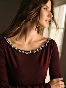 MOTF PREMIUM KAOS RAJUT PENDEK LENGAN PANJANG LEHER BULAT BERHIAS MANIK-MANIK BUATAN TANGAN UNTUK WANITA DALAM WARNA KASTANYE, LAPISAN PENDEK, DAN POTONGAN RENDAH, UNTUK PERJALANAN KERJA/KELUARGA, ELEGAN, DAN RAMAH KULIT, WARNA KASTANYE. - Merah tua - View 7