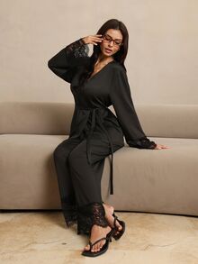 SHEIN Conjunto de ropa de estar en casa casual para uso diario con top de manga larga y pantalones con patchwork de encaje para mujer - Negro - Ver 1