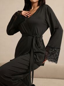 SHEIN Conjunto de ropa de estar en casa casual para uso diario con top de manga larga y pantalones con patchwork de encaje para mujer - Negro - Ver 6