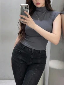 Dazy Plus 純色半高領短袖休閒T恤，春夏初秋新款 - 深灰色 - 查看 7