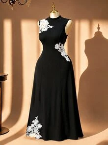 SHEIN LUNE CURVE Gaun Tanpa Lengan Ukuran Besar dengan Motif Renda Kontras - Hitam - View 7