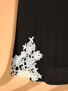 SHEIN LUNE CURVE Gaun Tanpa Lengan Ukuran Besar dengan Motif Renda Kontras - Hitam - View 5