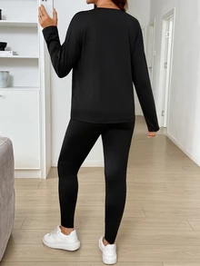 SHEIN طقم من قطعتين تي شيرت بأكمام طويلة مطبوع بنمط فيونكة مع بنطال ليقنز بوظيفة الرضاعة للخريف - الأسود - مشاهدة 5