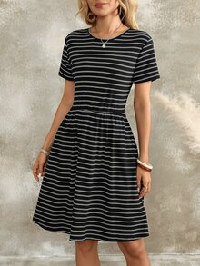 EMERY ROSE 女款夏季圓領花卉印花A字短版優雅端莊休閒洋裝，黑白條紋格紋野餐節慶穿搭 - 彩色 - 查看 8