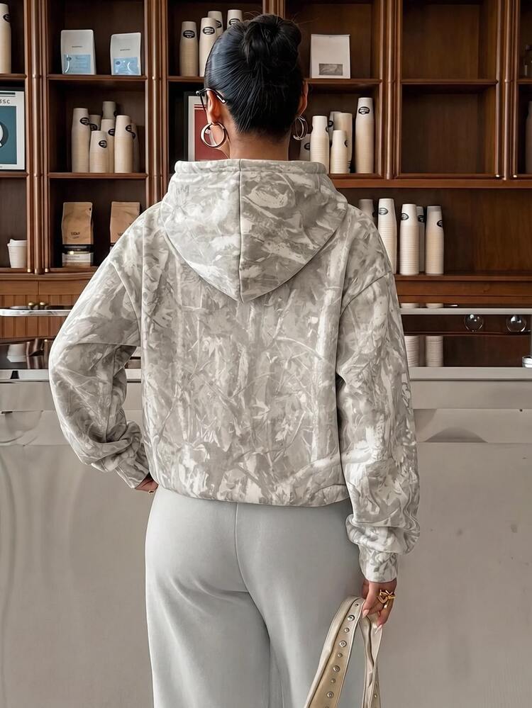 SHEIN PETITE CURVE 大尺碼迷彩印花運動衫 正式度假風 灰色 秋季休閒寬鬆 傳統正裝度假外出穿搭 - 淺灰色 - 查看 4
