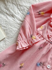 SHEIN Vintaside Kids 女嬰幼兒女童燈芯絨襯衫洋裝 優雅甜美 粉色花卉荷葉邊鈕扣長袖圓領 常規款 生日 秋季 婚禮賓客 時尚 - 粉色 - 查看 7