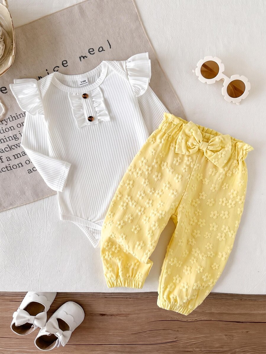 SHEIN Vintaside Kids 2件組女嬰連身衣+長褲套裝,甜美可愛白色黃色羅紋蝴蝶結花卉提花豹紋長袖圓領,生日派對秋季假期穿搭 - 黃色 - 查看 1