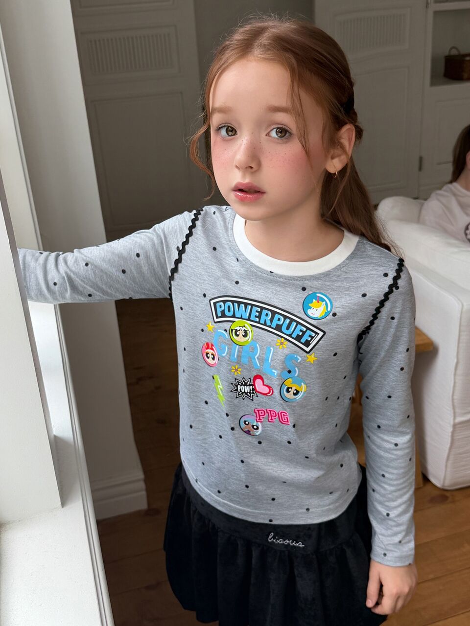 Tween Girl Cartoon & Letter Graphic Contrast Trim Tee Fall