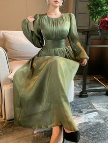 DAZY فستان نسائي متوسط الطول بأسلوب أنيق من قماش الشيفون اللامع باللون الأخضر العسكري، برقبة دائرية وأكمام فانوس وخصر مشدود وطيات، مناسب للخريف - أخضر - مشاهدة 3