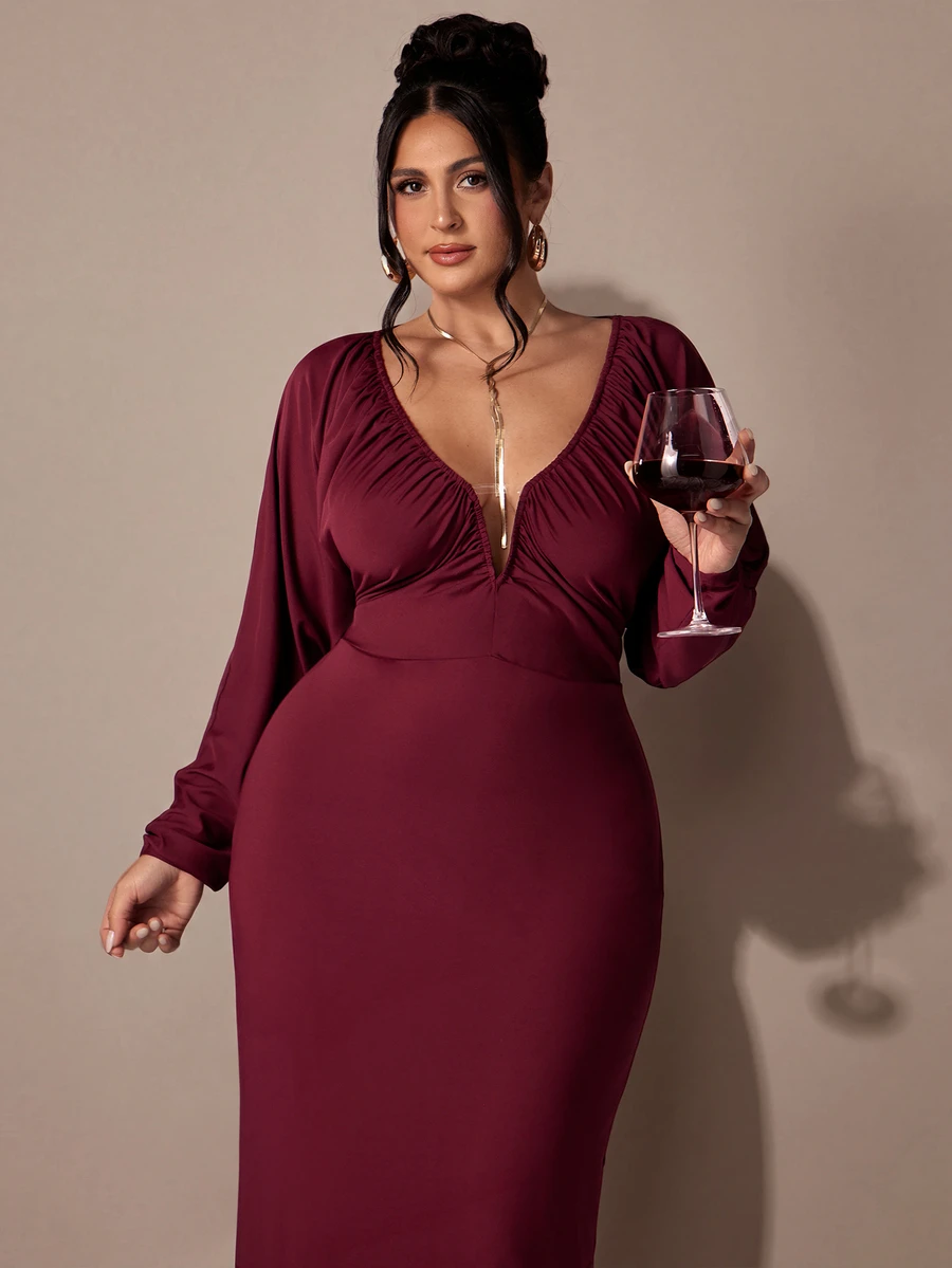 SHEIN BAE CURVE Gaun Elegan Wanita Ukuran Besar Warna Burgundy dengan Leher V Dalam dan Lengan Kelelawar untuk Musim Gugur - Burgundy - View 1
