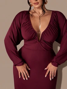 SHEIN BAE CURVE Gaun Elegan Wanita Ukuran Besar Warna Burgundy dengan Leher V Dalam dan Lengan Kelelawar untuk Musim Gugur - Burgundy - View 5