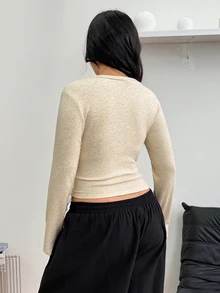 Coolane 女款大尺碼秋季街頭風休閒性感日常穿著優雅正式外出舒適米色保暖針織彈性V領長袖T恤 - 米色 - 查看 7