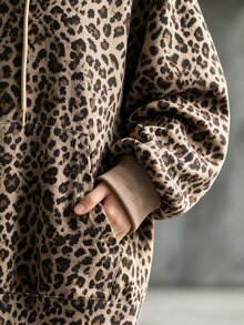 Omancia Autumn/Winter American Retro All-Over Leopard Print Hooded Sweatshirt For Women, Loose Oversize Drop Shoulder Drawstring Double Pockets Hip-Covering Mid-Length Sweatshirt Dress - Multicolor - View 6