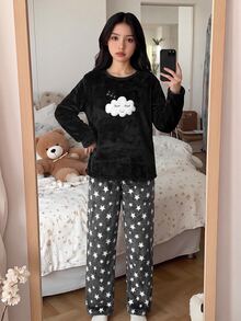 SHEIN 女童睡衣 套裝 青少女秋冬日常休閒優雅家居服 長袖長褲 發光白色雲朵笑臉睡眠符號刺繡圖案與星空圖案 刷毛組合套裝 童裝 - 黑色 - 查看 8