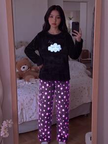 SHEIN 女童睡衣 套裝 青少女秋冬日常休閒優雅家居服 長袖長褲 發光白色雲朵笑臉睡眠符號刺繡圖案與星空圖案 刷毛組合套裝 童裝 - 黑色 - 查看 10