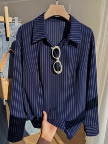 SHEIN EZwear 女款大尺碼藍色條紋單排扣後綁帶通勤約會外出襯衫 秋季 - 藏蓝色 - 查看 3