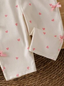 SHEIN Playful Pals 女嬰連身褲，四季皆宜，可愛風格，淺粉色，褲子上有粉色愛心裝飾，前口袋設計，寬鬆直筒褲腿，燈芯絨面料，柔軟舒適，適合上學、通勤、日常外出，四季女嬰連身褲 - 杏色 - 查看 7