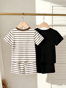 SHEIN 隨機1套 咖啡色與卡其色拼接 嬰兒休閒時尚經典騎士印花圓領短袖T恤與短褲套裝 - 彩色 - 查看 2