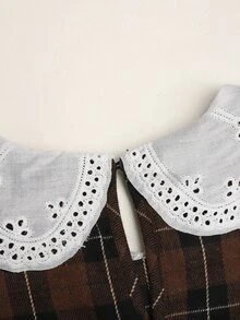 SHEIN Tween女孩秋冬刺繡蕾絲領梭織格紋拼接娃娃洋裝 寬鬆長袖復古學院休閒風 棕色 - 棕色 - 查看 3