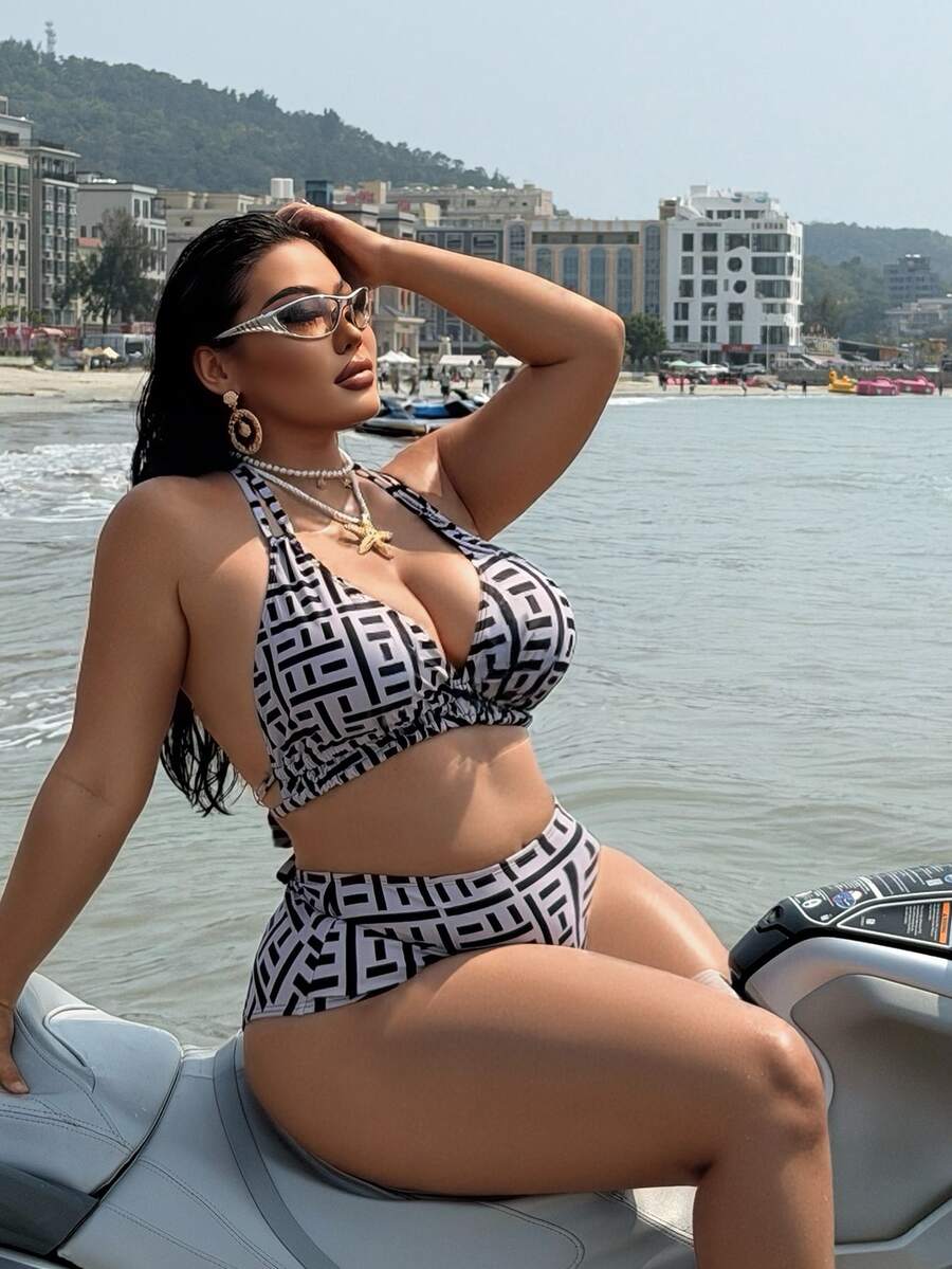 SHEIN Swim Curve 大码条纹印花比基尼两件套泳衣,度假沙滩装 - 彩色 - 查看 1