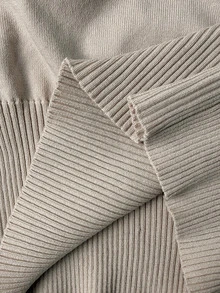 Coolane Sweater Beige Wanita Kasual untuk Musim Gugur/Dingin, Gaya Klasik, Desain Kancing Bahu Asimetris, dan Potongan Pinggang yang Pas - Khaki - View 8