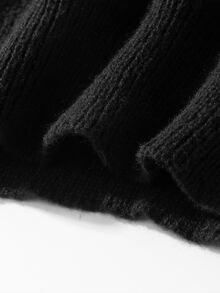 Manfinity CasualKnits كنزة رجالية بطبعة جمجمة داكنة بياقة دائرية وأكمام طويلة بأسلوب غوث - الأسود - مشاهدة 6