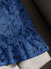 SHEIN Franclia 白色蕾絲 3D 印花方領優雅洋裝，舒適修身顯瘦，適合日常通勤與工作，2026 夏季新款女款無袖雞尾酒派對晚宴迷你洋裝，收腰設計 - 寶藍色 - 查看 5