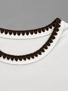 Trelyra Minimalist Casual Round Neck Contrast Color Knit Top - White - View 6
