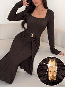 Modelyn Gaun Panjang Wanita Elegan Lengan Panjang dengan Dekorasi Logam, Desain Berkerut Pas Badan, Modis dan Elegan - Coklat - View 9