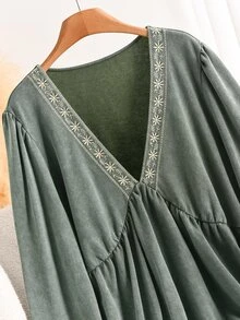 CosyJoli Plus Size Women Casual T-Shirt, Long Sleeve Embroidered T-Shirt Fall - Green - View 5