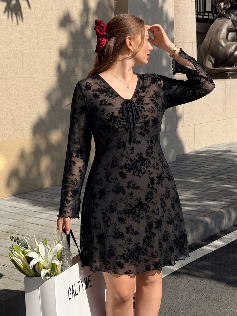 GalTyme Plus Size Sexy Fashion Lace-Up Dress For Date And Vacation - Black - View 1