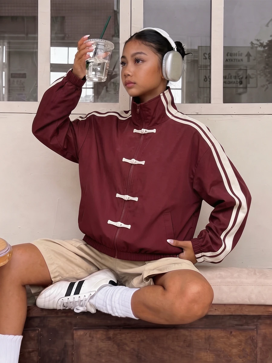 SHEIN Sparklyn Teen Girls Side Stripe Frog Button Design Casual Jacket, Crop, Knit, Hoodie, Oversized, Loose, Ribbed, Back To School, Fall Clothes, Halloween, School - Burgundy - View 1